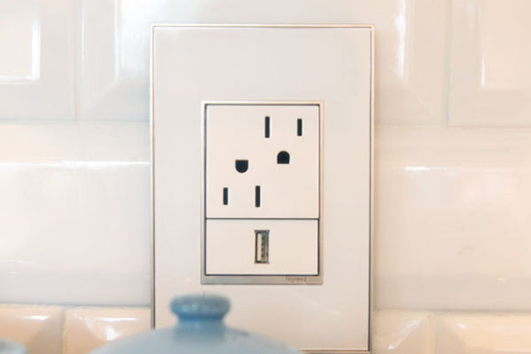 Legrand adorne Mirror White-on-White 1-Gang Screwless Wall Plate Wall Plates Legrand