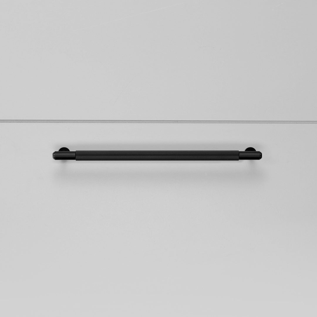 Buster + Punch Pull Bar, Linear Design, with backplate Cabinet Hardware Buster + Punch Black Medium
