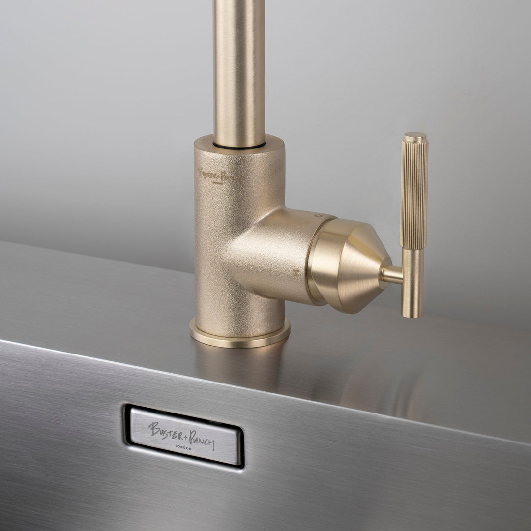 Buster + Punch Kitchen Faucet | Dual-Spray Pull-out Mixer | Linear Faucets Buster + Punch