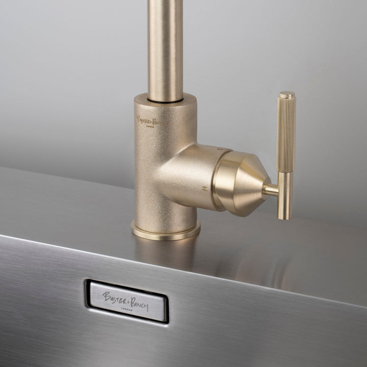 Buster + Punch Kitchen Faucet | Dual-Spray Pull-out Mixer | Linear Faucets Buster + Punch