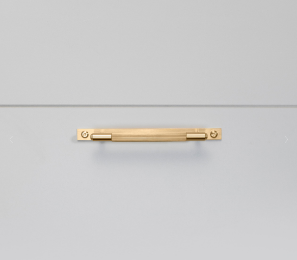 Buster + Punch Pull Bar, Linear Design, with backplate Cabinet Hardware Buster + Punch Brass Small